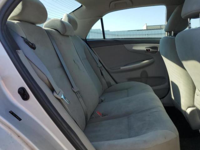 Toyota Corolla Base Image 7