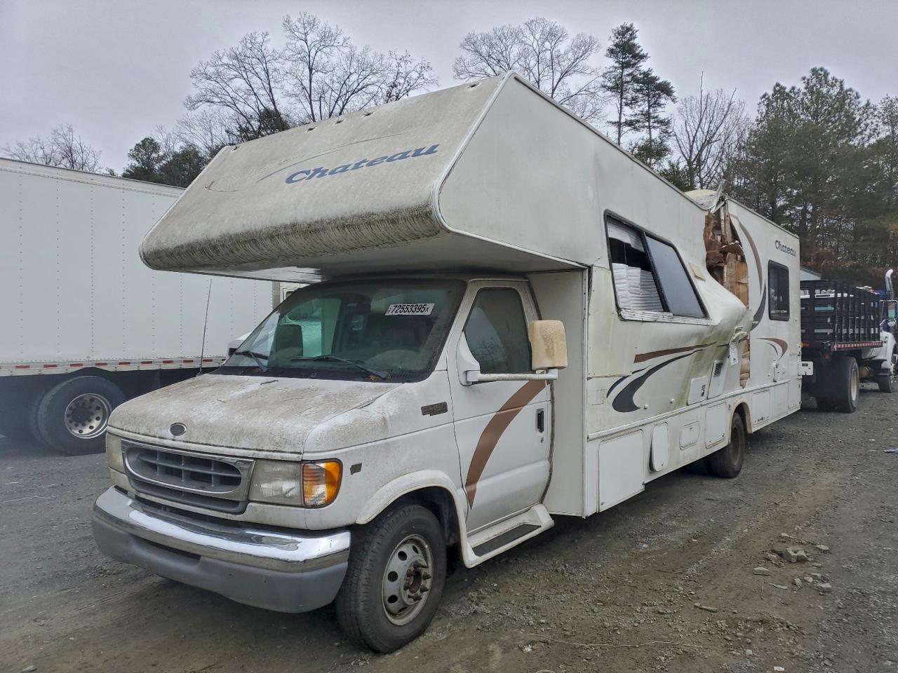 Ford Econoline E450 Super Duty Cutaway Van Image 2