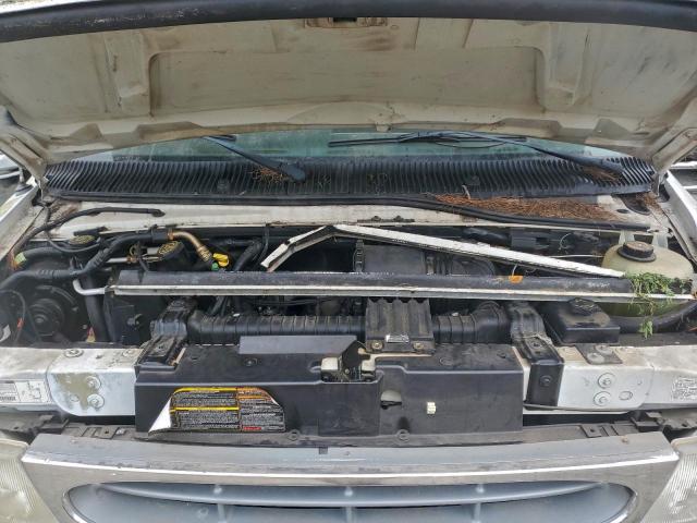 Ford Econoline E450 Super Duty Cutaway Van Image 10