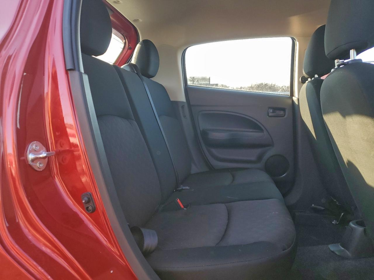 Mitsubishi Mirage Es Image 9