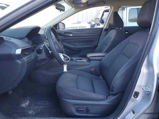 Nissan Altima S Image 8