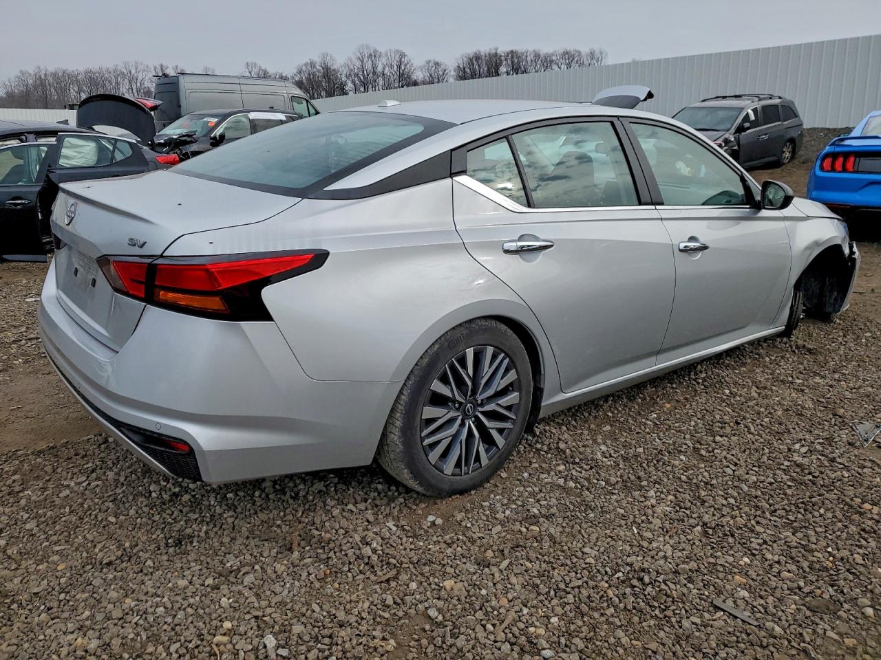 Nissan Altima Sv Image 2