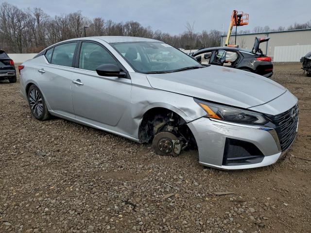 Nissan Altima Sv Image 3