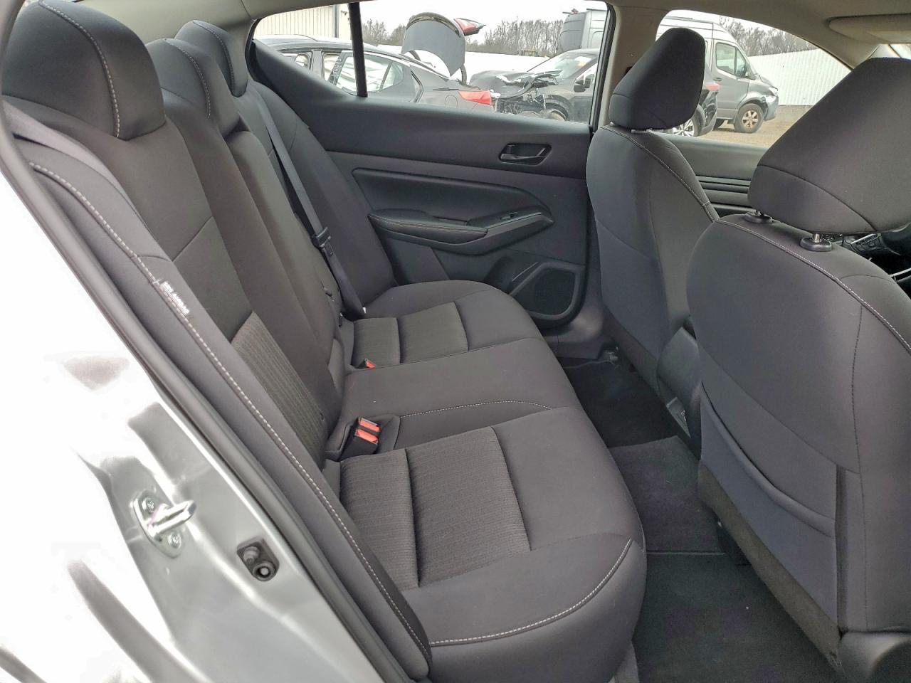 Nissan Altima Sv Image 11