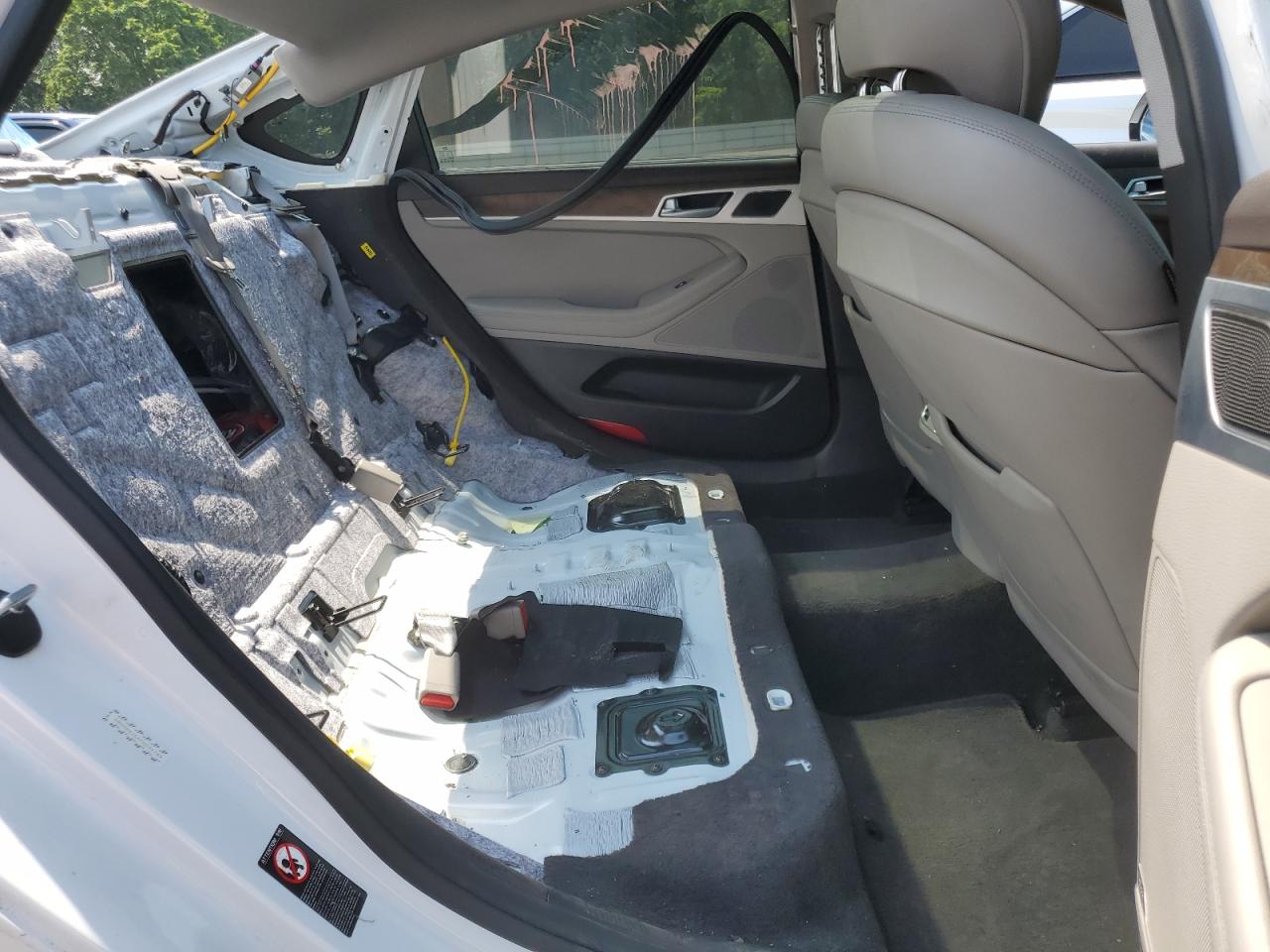 Hyundai Genesis 3.8l Image 10