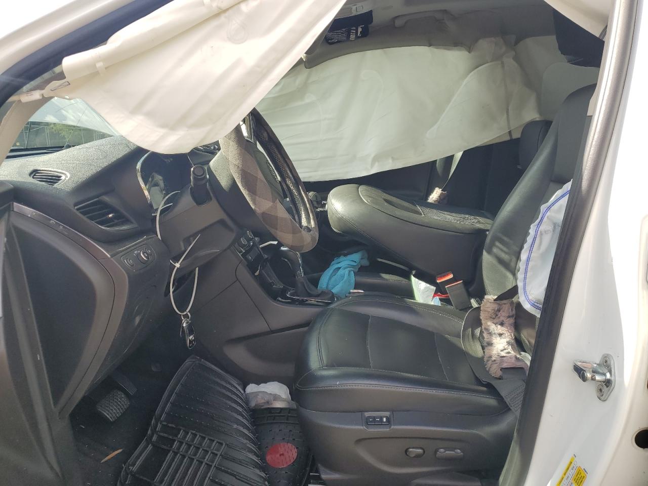 Buick Encore Essence Image 10