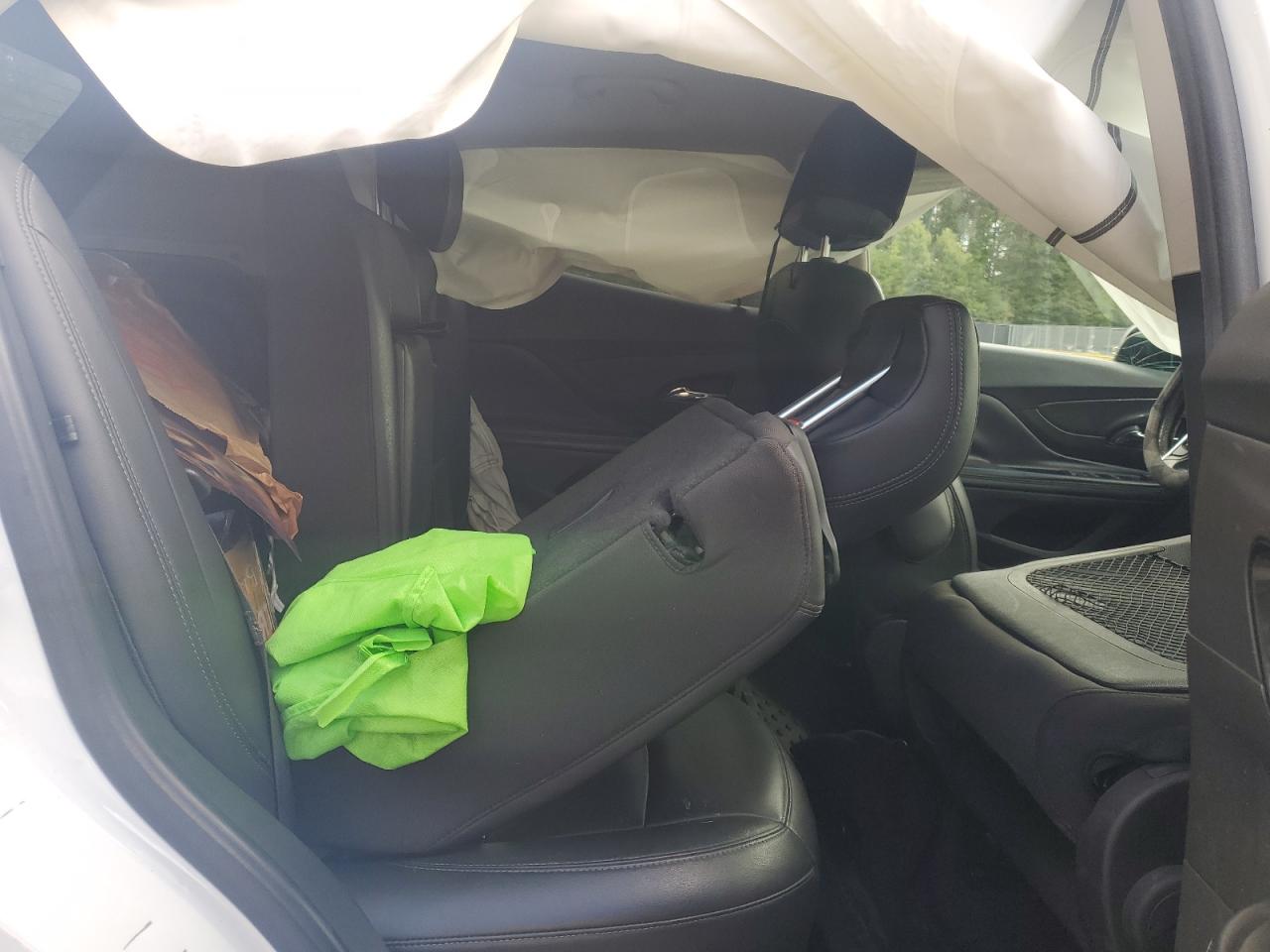 Buick Encore Essence Image 9