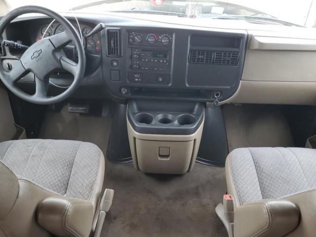 Chevrolet Express Image 12