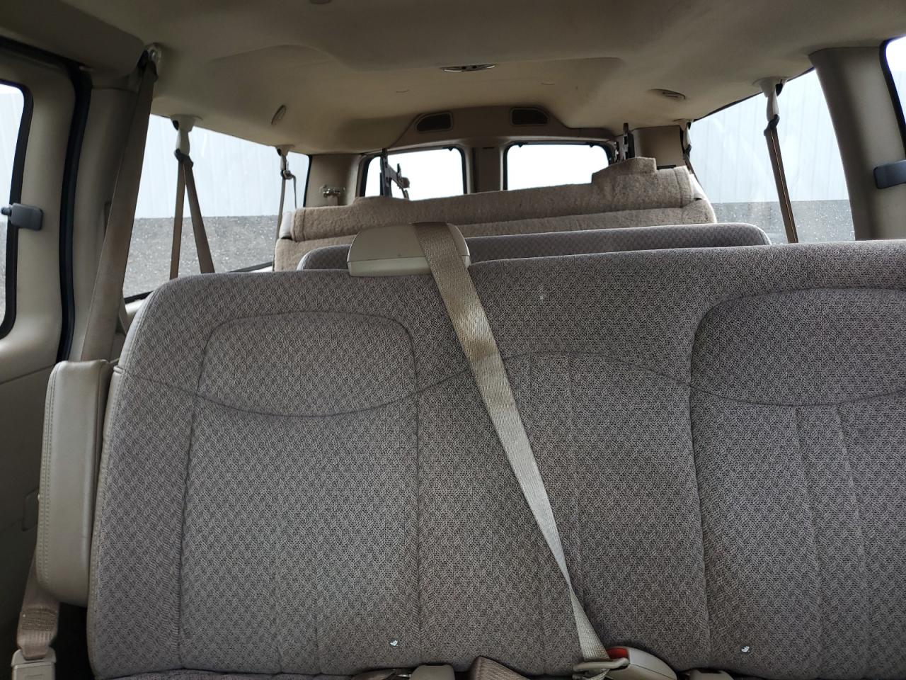 Chevrolet Express Image 7