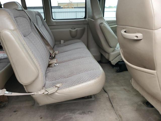 Chevrolet Express Image 13