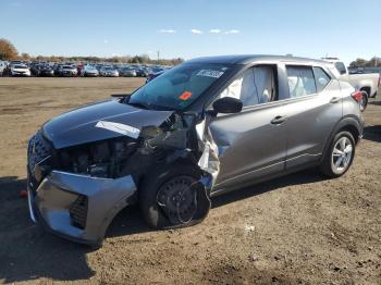  Salvage Nissan Kicks