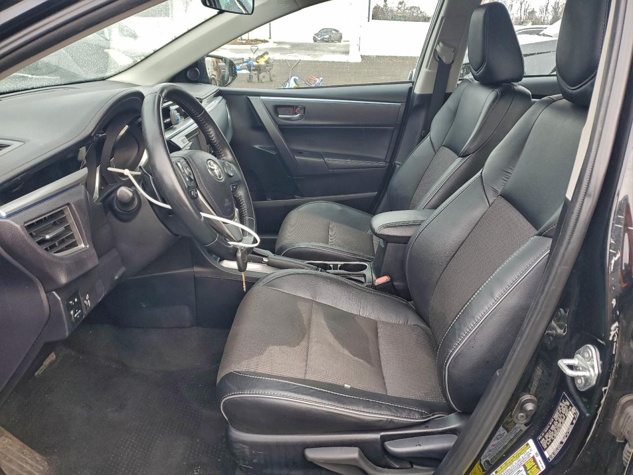 Toyota Corolla L Image 12