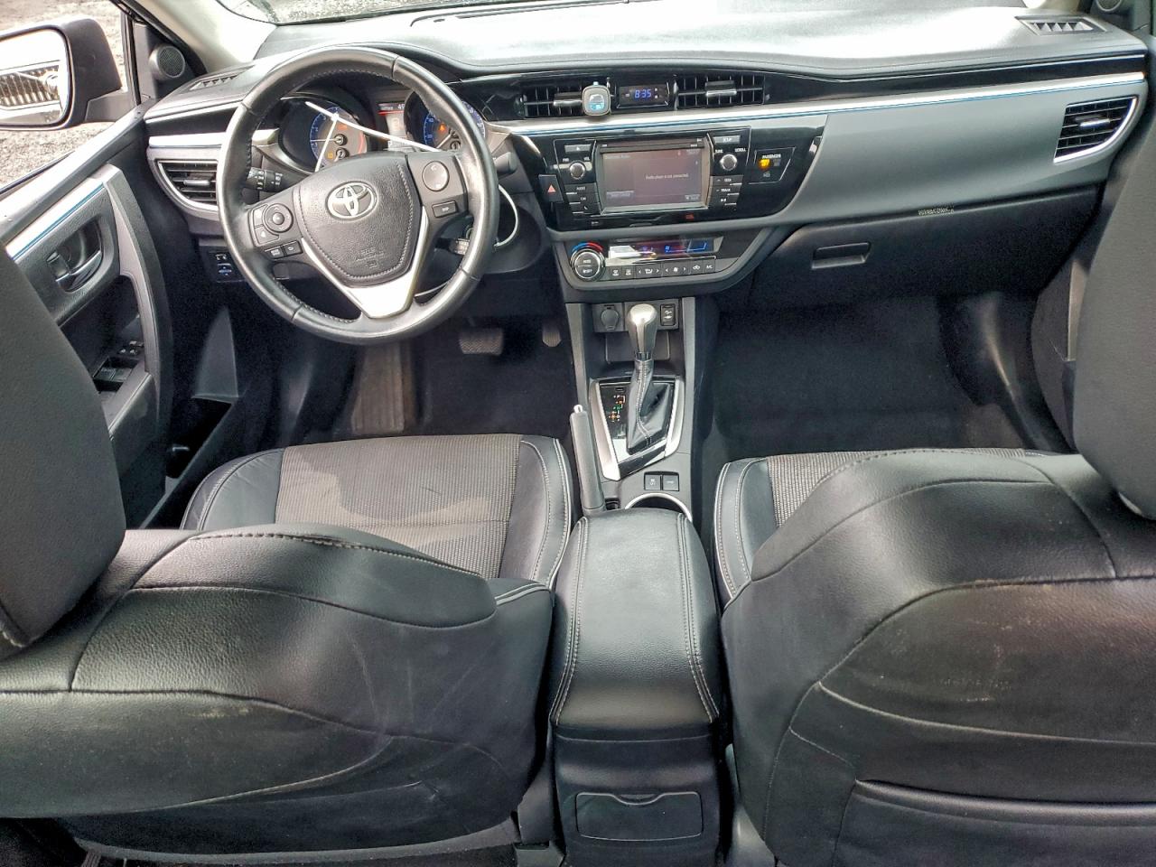 Toyota Corolla L Image 11