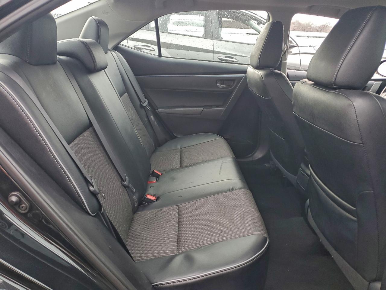 Toyota Corolla L Image 7