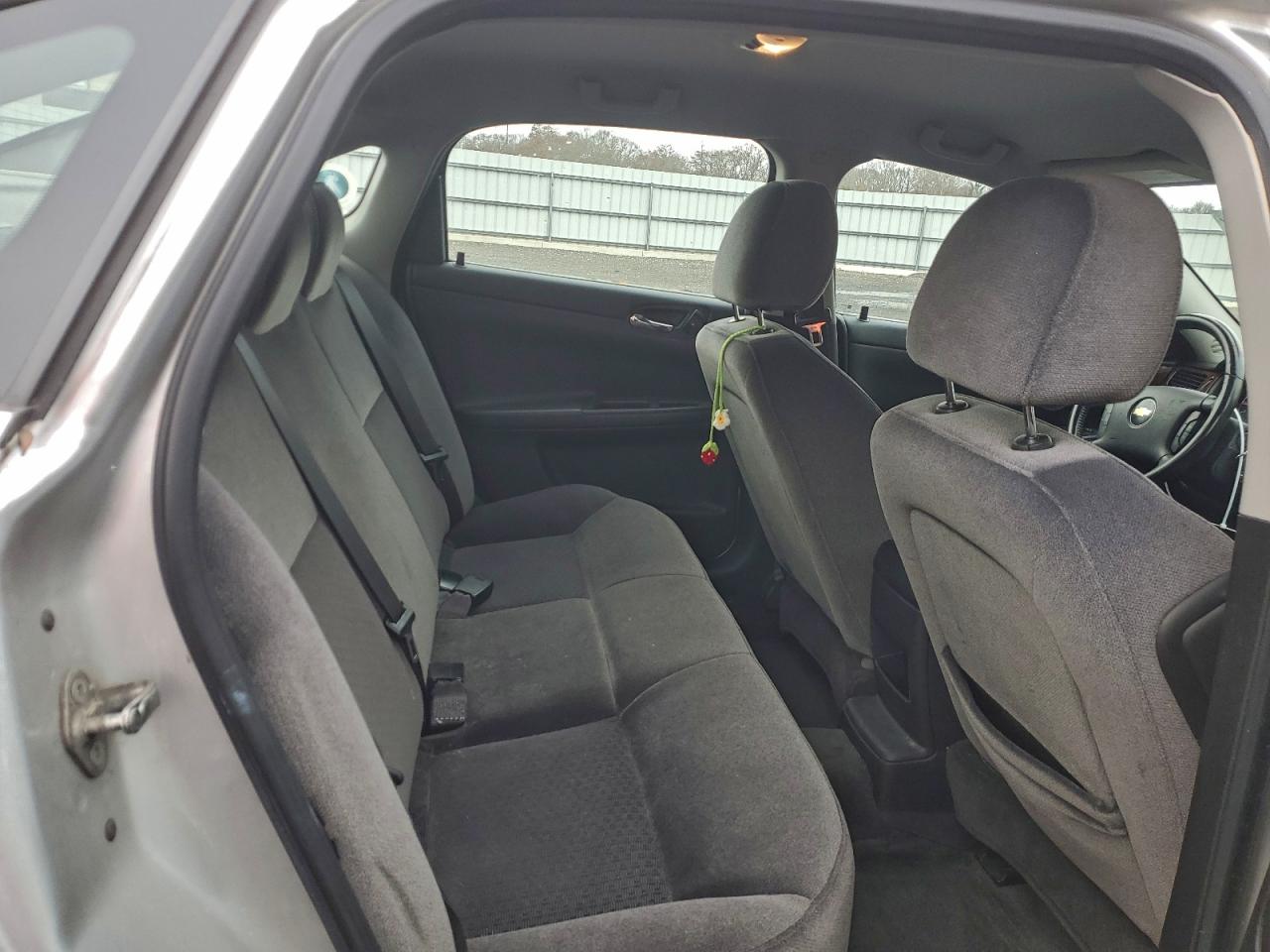 Chevrolet Impala Lt Image 12