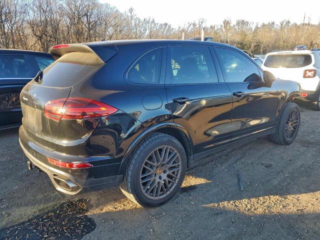 Porsche Cayenne Image 2