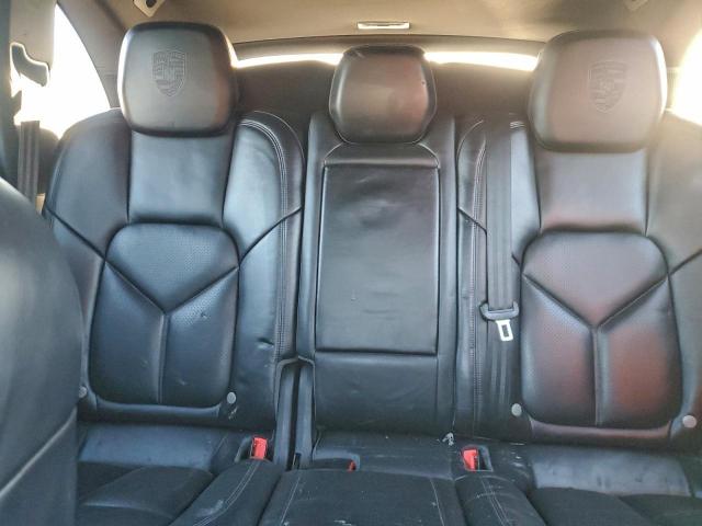 Porsche Cayenne Image 9