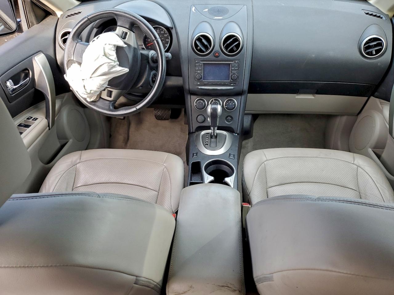 Nissan Rogue S Image 4