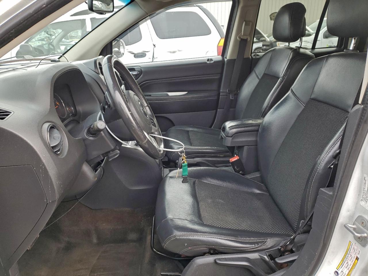 Jeep Compass Latitude Image 12