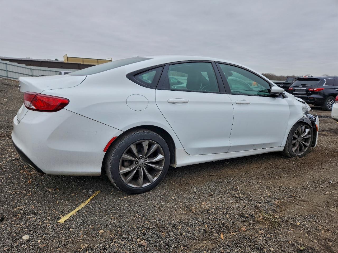Chrysler 200 S Image 4