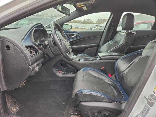 Chrysler 200 S Image 8