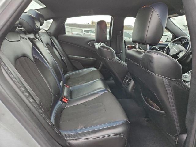 Chrysler 200 S Image 9