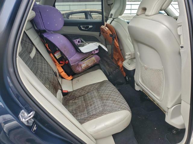 Volvo XC60 T5 Momentum Image 10