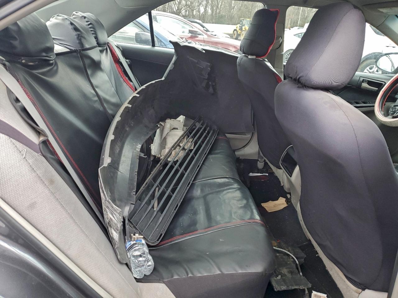 Toyota Camry L Image 5