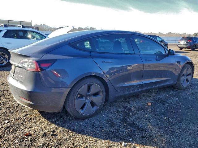 Tesla Model 3 Image 7