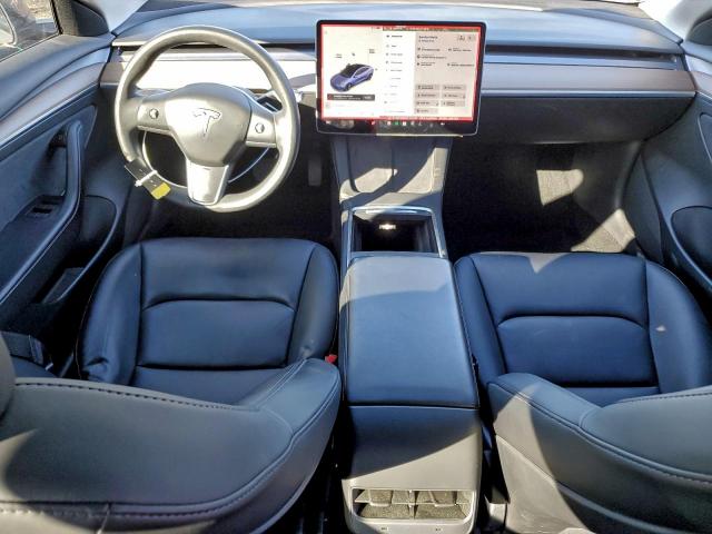 Tesla Model 3 Image 11