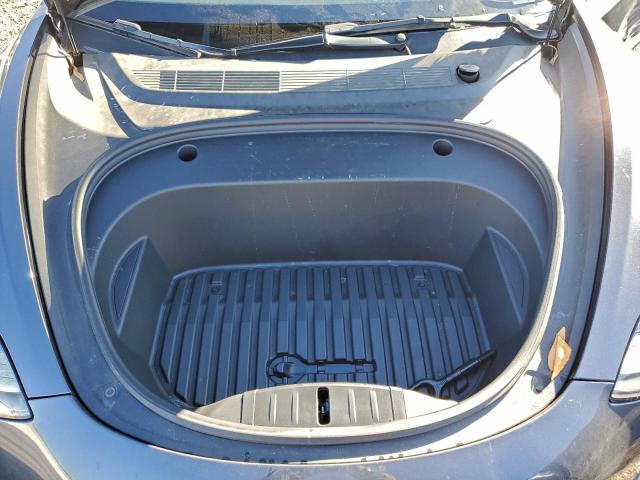 Tesla Model 3 Image 3