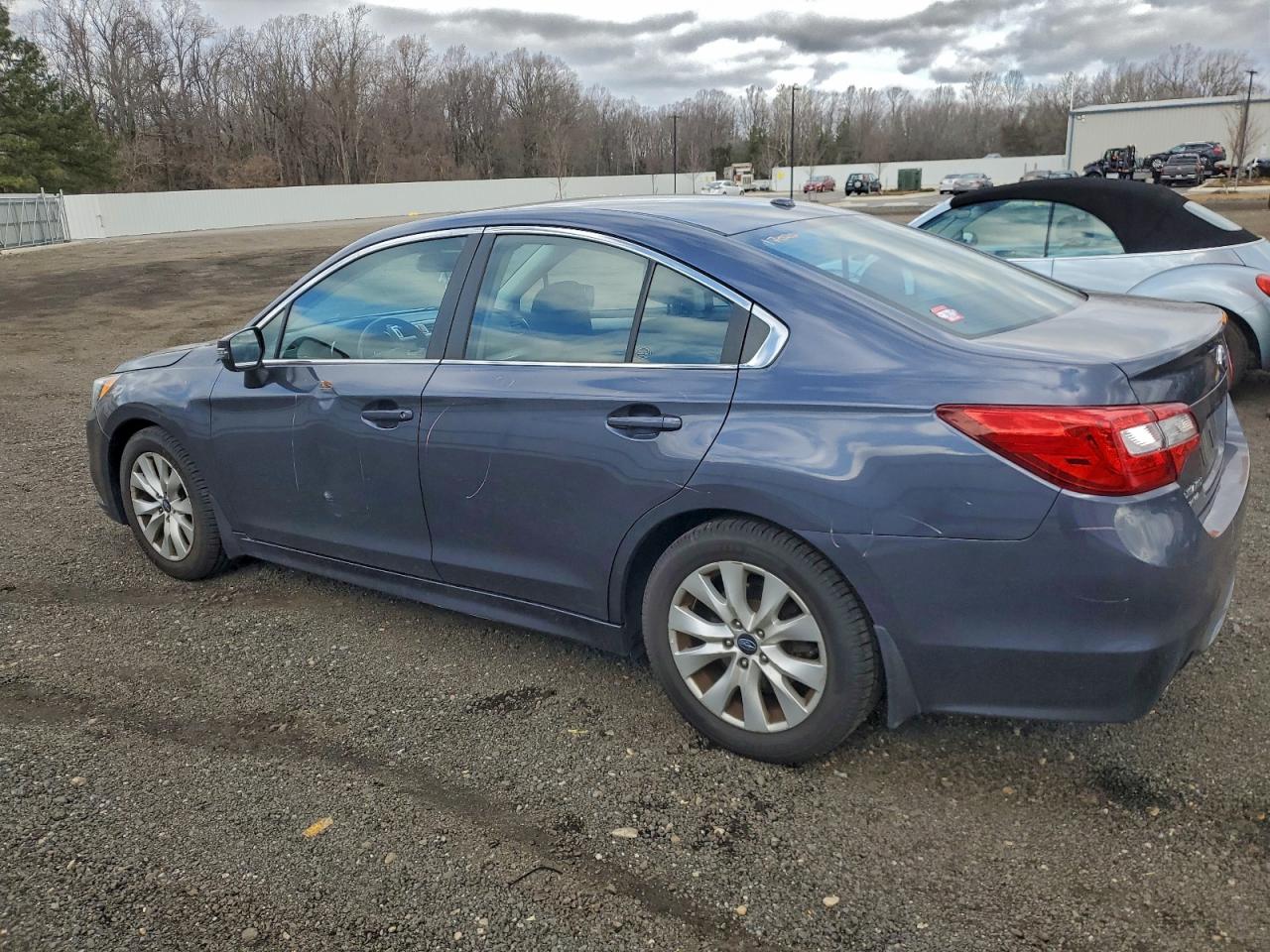 Subaru Legacy 2.5i Premium Image 2