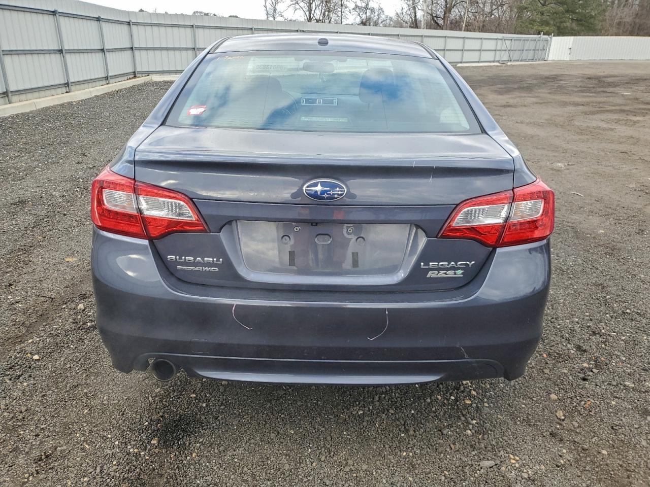 Subaru Legacy 2.5i Premium Image 5