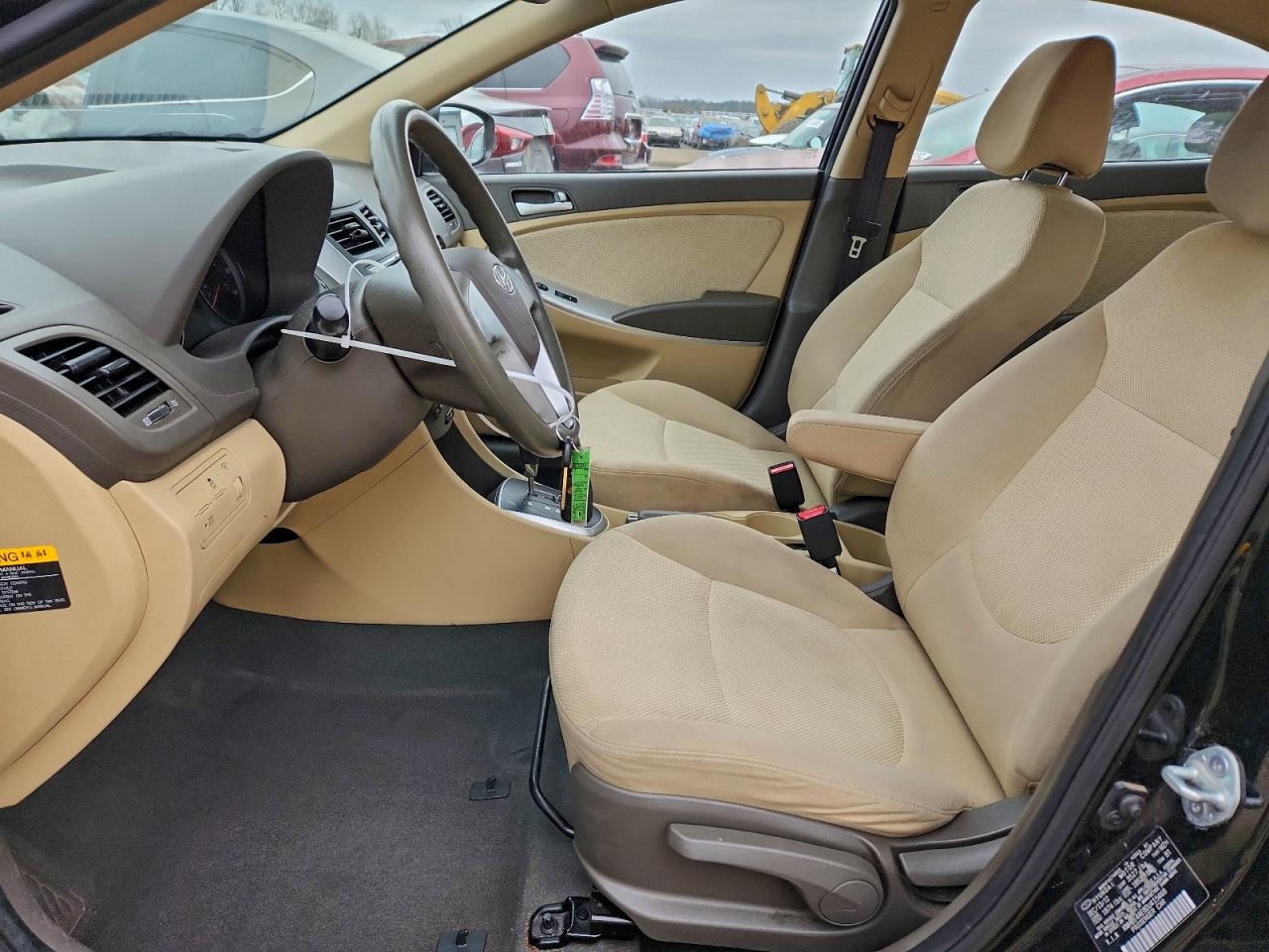 Hyundai ACCENT Gls Image 9