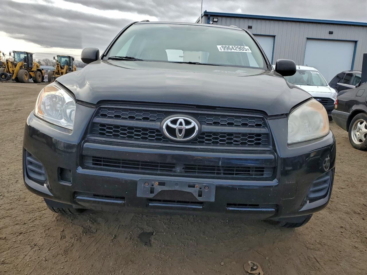 Toyota RAV4 Image 2